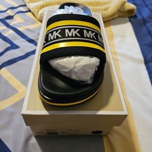 MK slippers